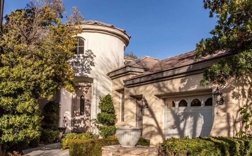 9336 Queen Charlotte Drive, Las Vegas, NV 89145 in Queensridge in Las Vegas