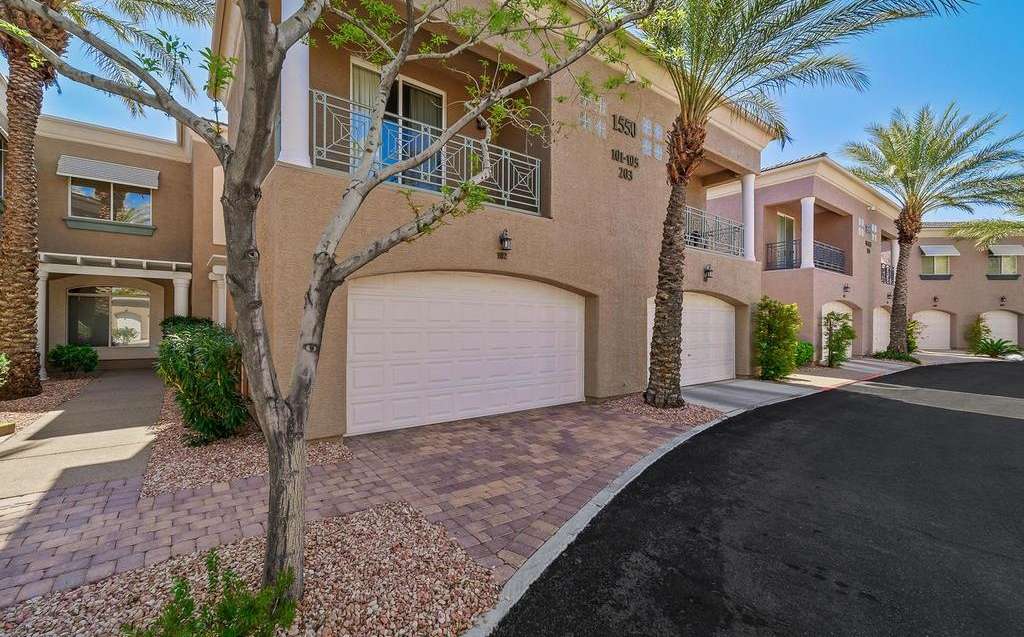 1550 San Juan Hills Drive 102, Las Vegas, NV 89134 in The Hills in Summerlin