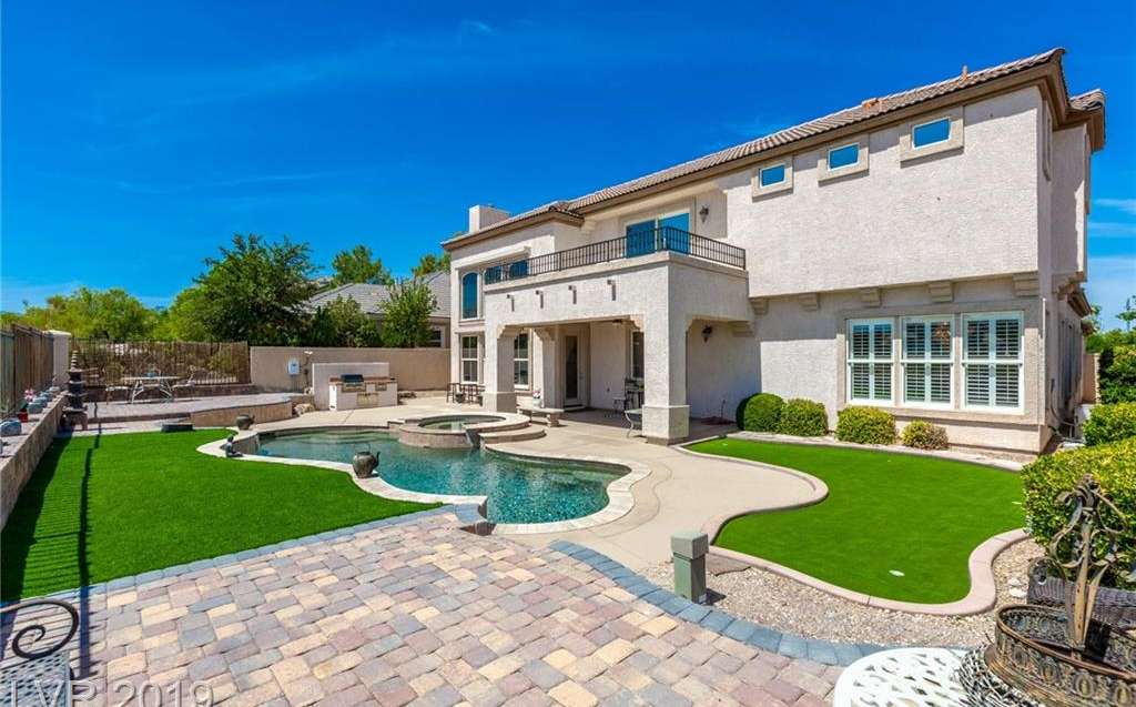 9509 Queen Charlotte Drive, Las Vegas, NV 89145 in Queensridge in Las Vegas