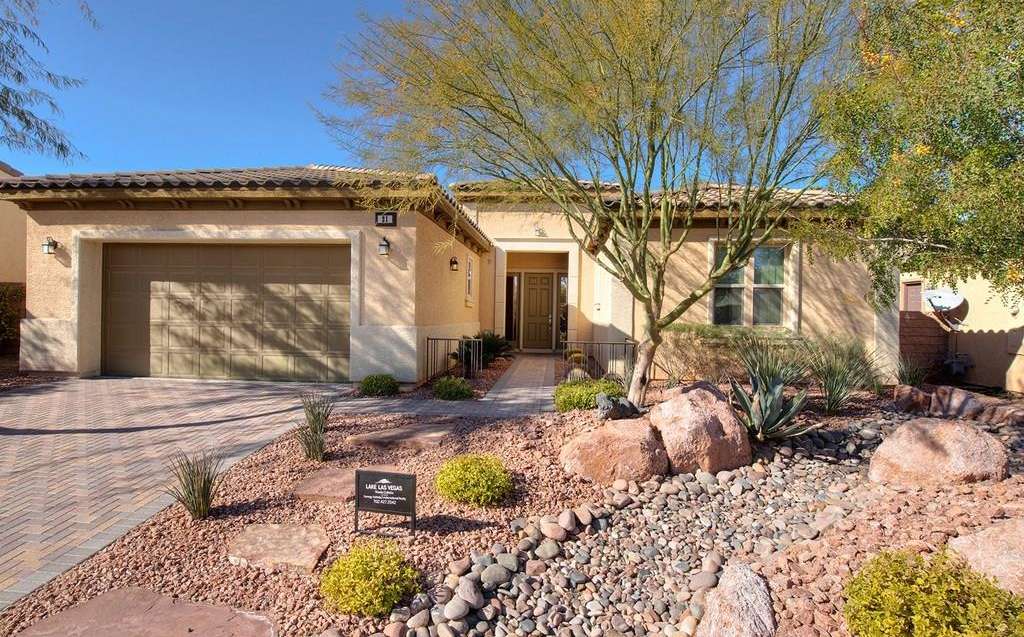 21 Moltrasio Lane, Henderson, NV 89011 in Lake Las Vegas in Henderson