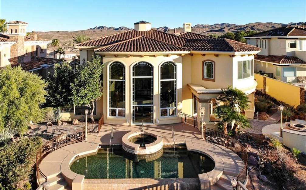 14 Via Potenza Court, Henderson, NV 89011 in Lake Las Vegas in Henderson