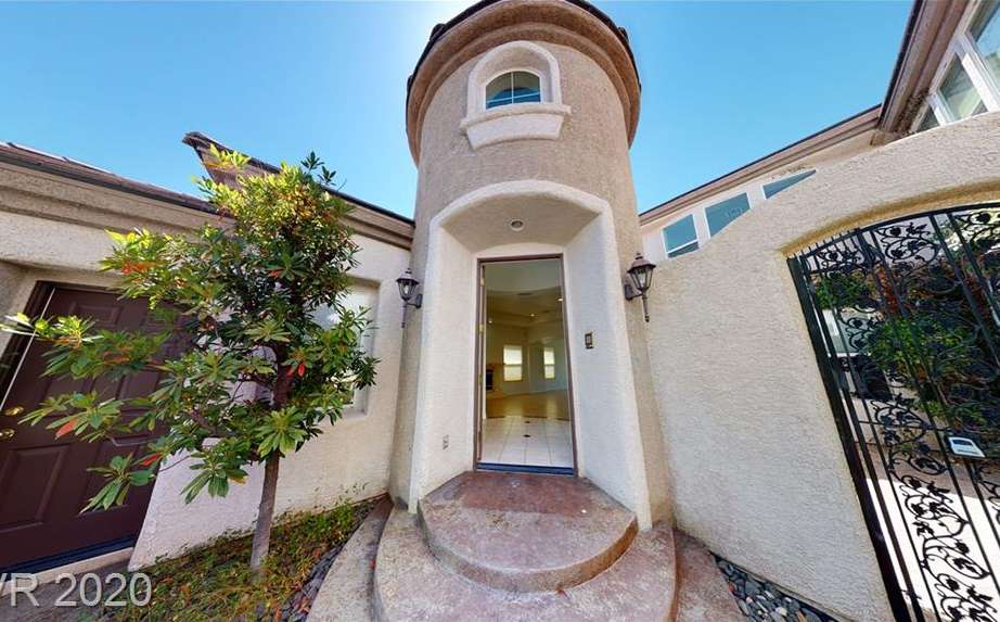 9405 Queen Charlotte Drive, Las Vegas, NV 89145 in Queensridge in Las Vegas