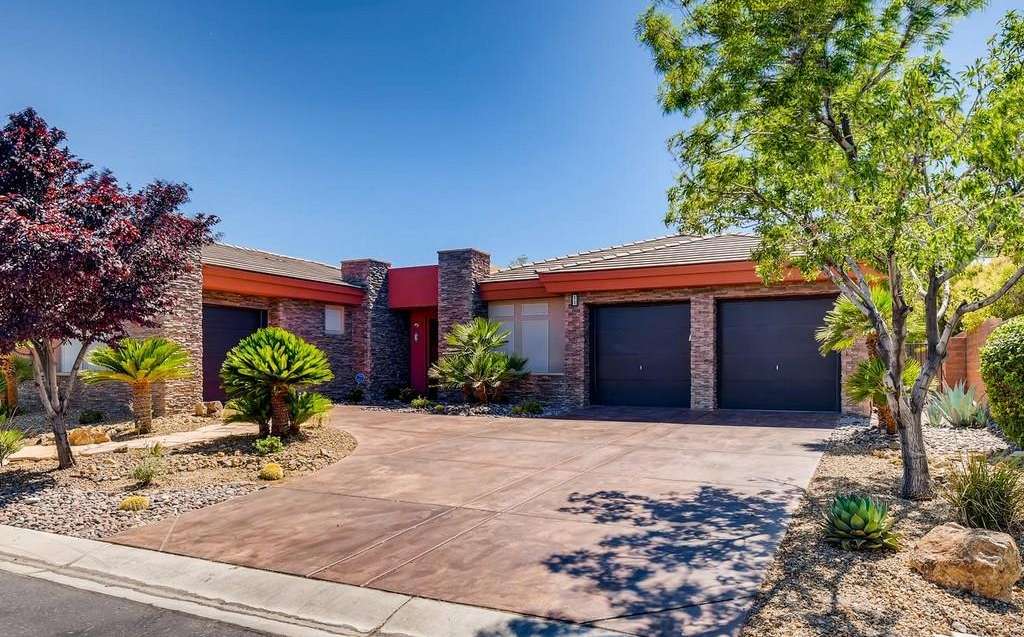 11 Cross Ridge Street, Las Vegas, NV 89135 in The Ridges in Summerlin