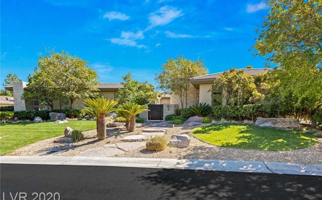37 Promontory Ridge Drive, Las Vegas, NV 89135 in The Ridges in Summerlin