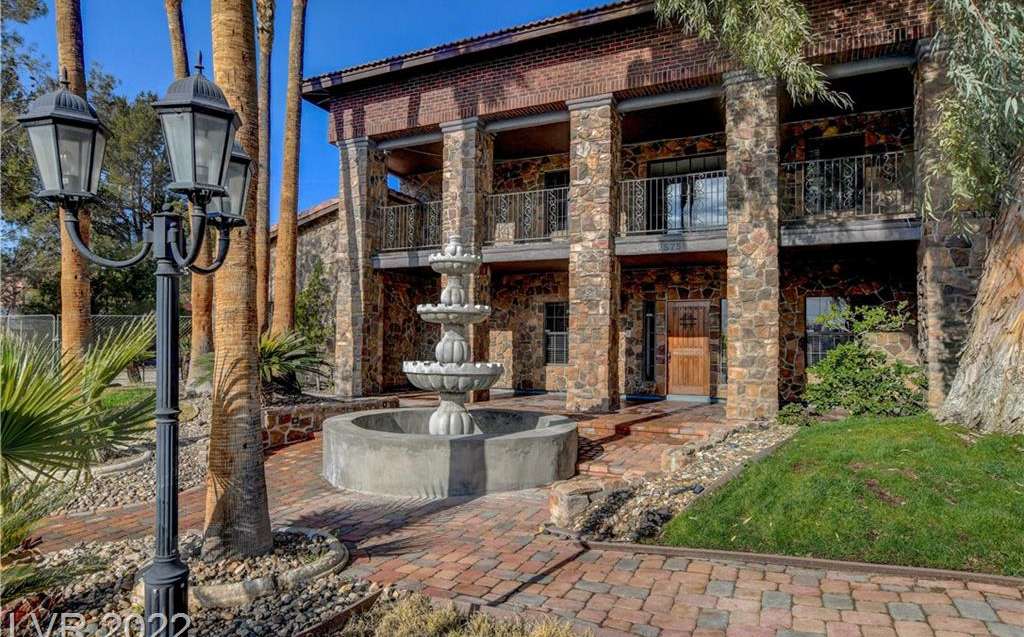 2575 South Tenaya Way, Las Vegas, NV 89117 in Section Ten in Las Vegas