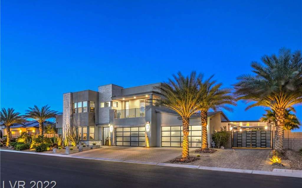 8238 Canyon Tree Court, Las Vegas, NV 89113 in Las Vegas