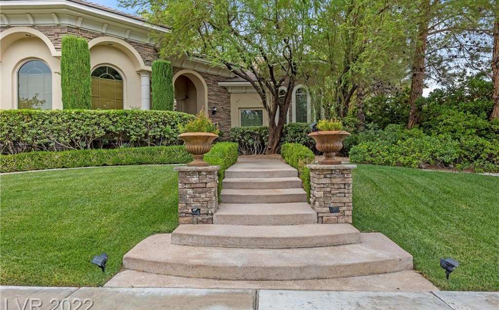 10332 Summit Canyon Drive, Las Vegas, NV 89144 in Bellacere in The Canyons