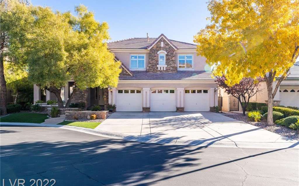 304 Kingsclear Court, Las Vegas, NV 89145 in Queensridge in Las Vegas