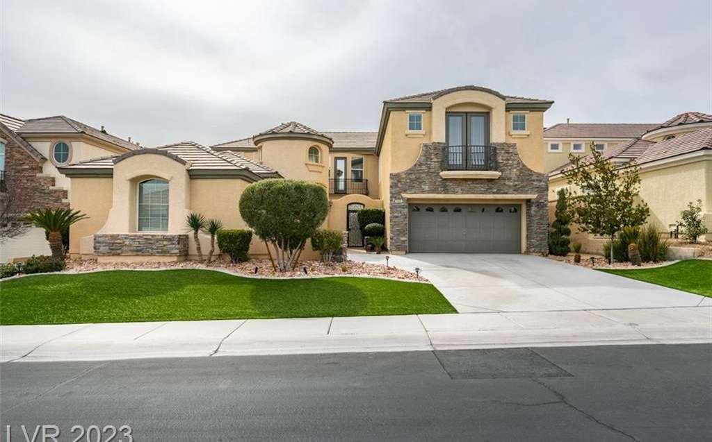 9309 Queen Charlotte Drive, Las Vegas, NV 89145 in Queensridge in Las Vegas