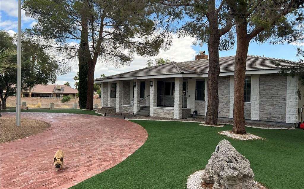 2000 South Monte Cristo Way, Las Vegas, NV 89117 in Section Ten in Las