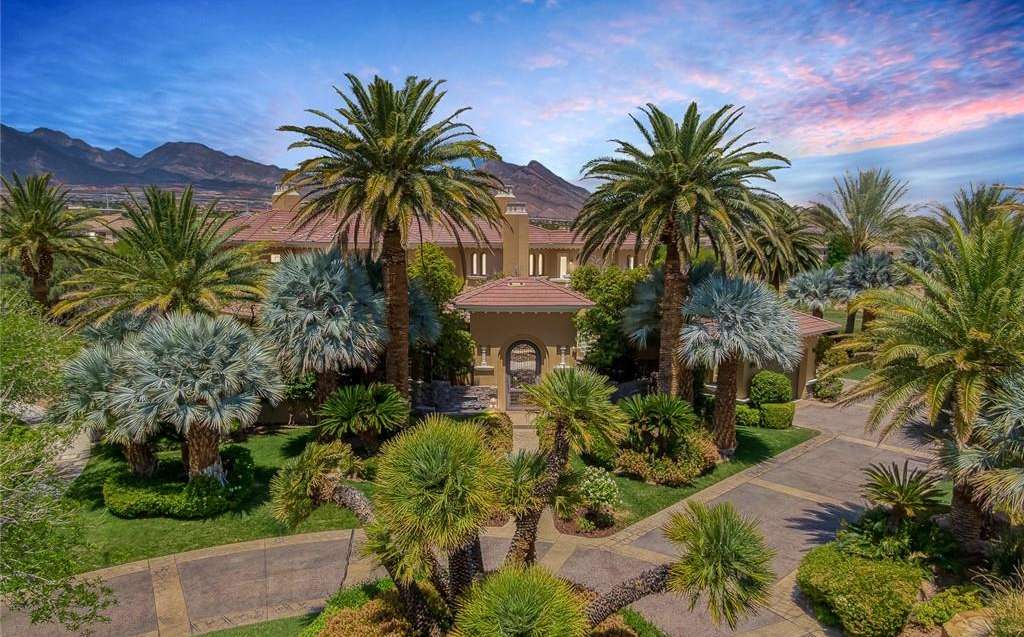 10432 Summit Canyon Drive, Las Vegas, NV 89144 in Bellacere in The Canyons