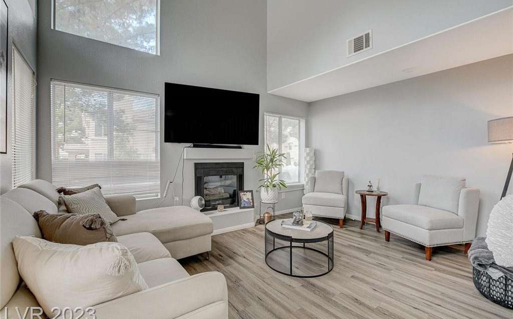 3950 South Sandhill Road #112, Las Vegas, NV 89121 in Las Vegas