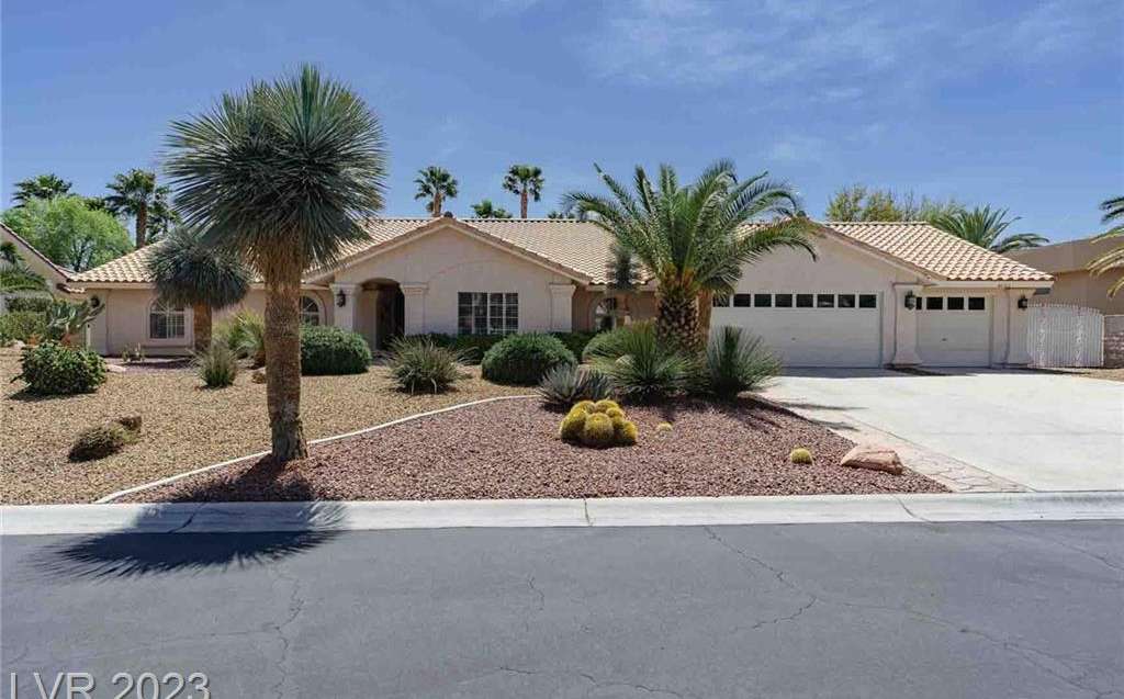 8073 Mackenzie Court, Las Vegas, NV 89129 in Las Vegas