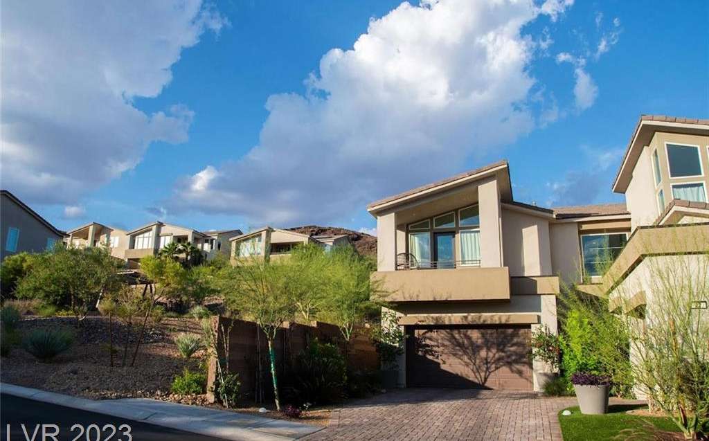 22 Vista Outlook Street, Henderson, NV 89011 in Lake Las Vegas in Henderson