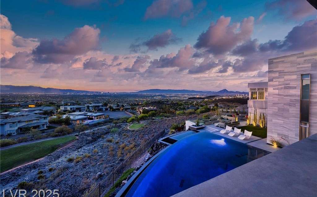 621 Majestic Rim Drive, Henderson, NV 89012 in Macdonald Highlands in ...