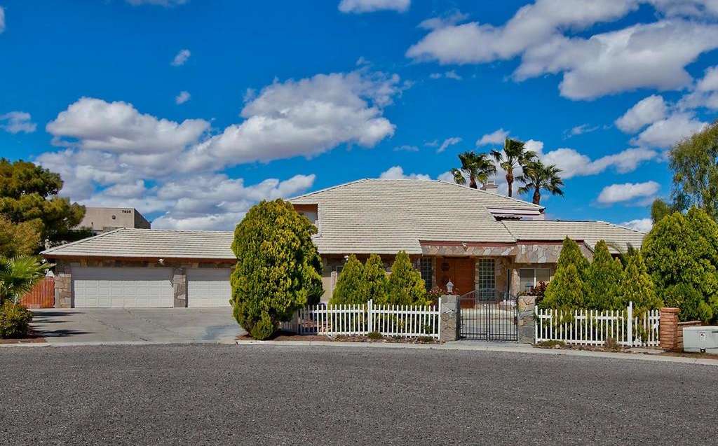 2631 South Miller Lane, Las Vegas, NV 89117 in Section Ten in Las Vegas